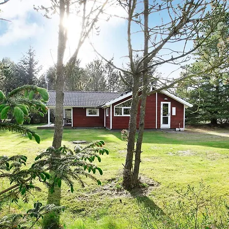 4 Star Holiday Home In Albaek *